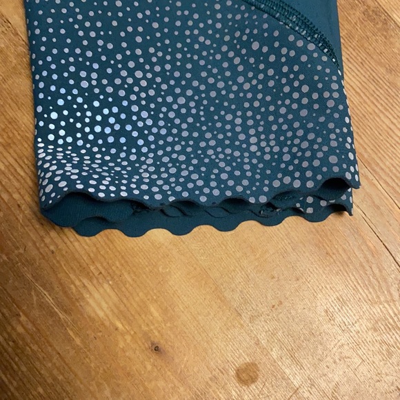 Lululemon Tight Stuff Tight II Deep Green Sz 6 - Picture 8 of 8